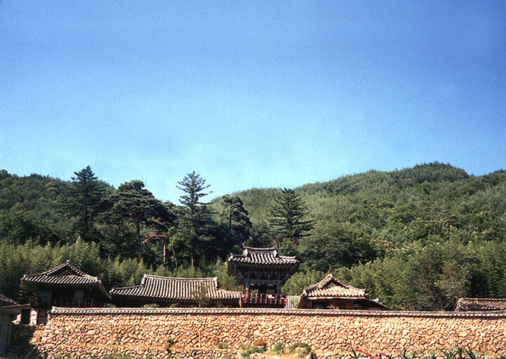 책판이보관되어있는벽송사전경