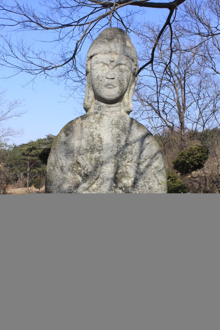 용화사 석조여래입상 정면