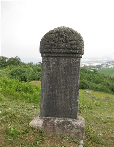 오봉 김제민 묘비