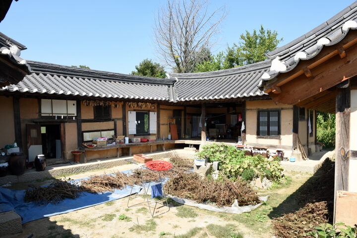 안채 전경 (촬영년도 : 2015년)