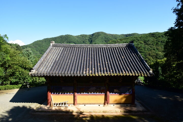 석남사대웅전_배면 (촬영년도 : 2015년)