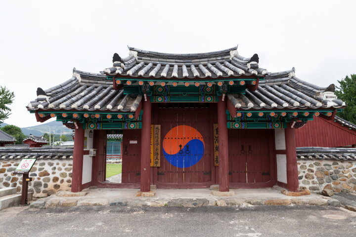 거제향교_입구 (촬영년도 : 2015년)