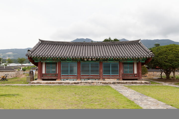 거제향교_전경3 (촬영년도 : 2015년)