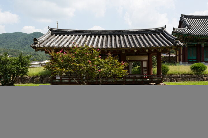 밀양 어변당_적룡지 전경 (촬영년도 : 2015년)