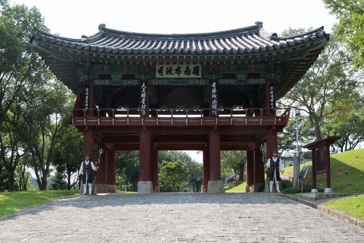 진주 영남포정사문루_전경 (촬영년도 : 2015년)