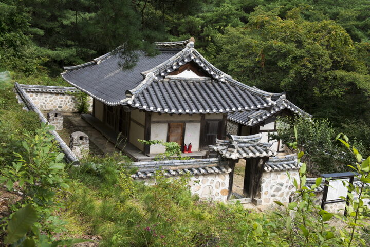 삼휴정_언덕에서 내려다 본 삼휴정 (촬영년도 : 2015년)