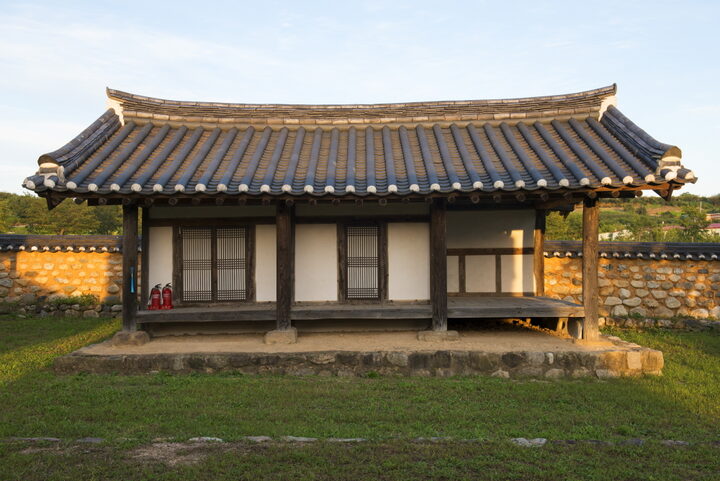 신녕향교명륜당_동재 (촬영년도 : 2015년)