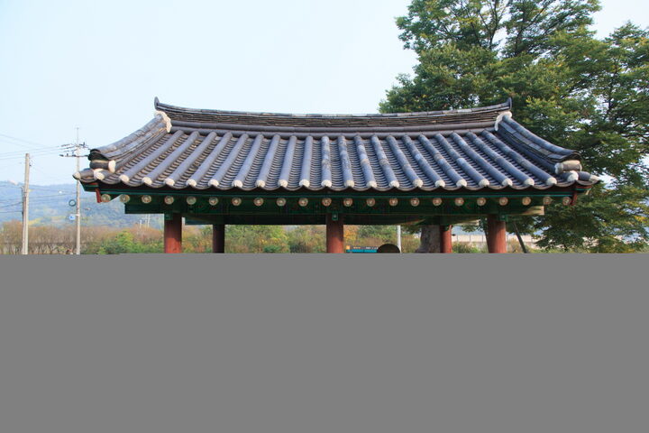 공주소학리효자향덕비_비각 배면 (촬영년도 : 2015년)