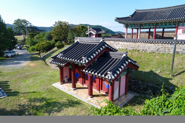 충청수영 내삼문