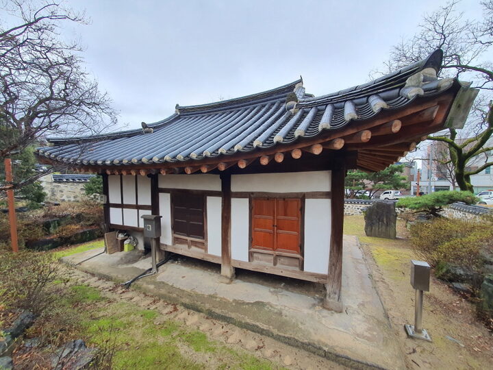 송애당(북측면 전경)
