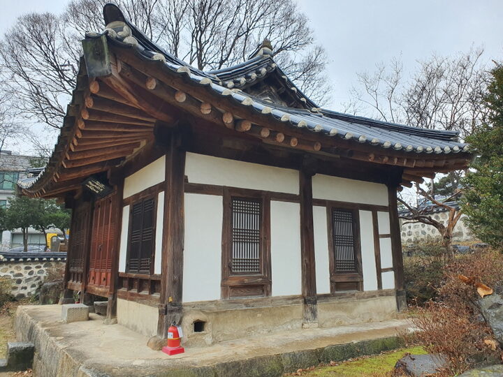 송애당(동측면 전경)
