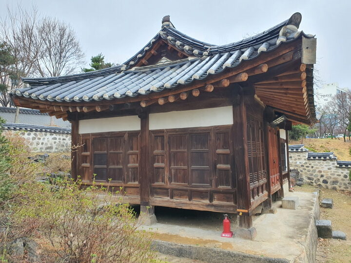 송애당(서측면 전경)