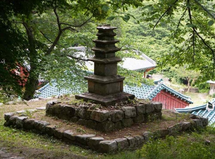 완주 대원사 오층석탑 전경