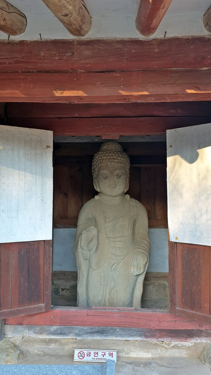 하곡리석조여래입상
