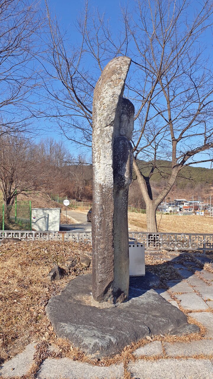 군위 위성리 석조약사여래입상