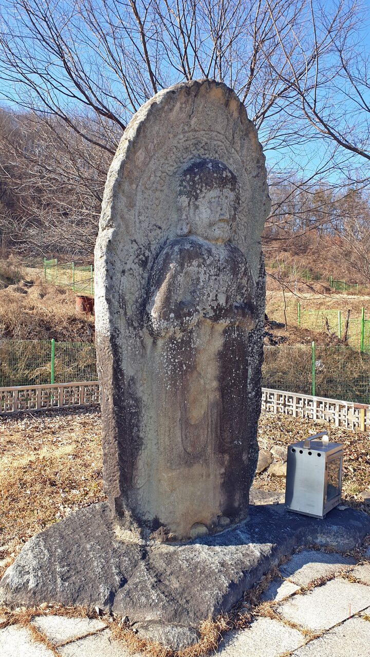 군위 위성리 석조약사여래입상