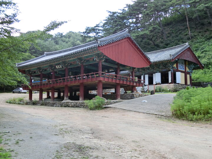 청송 만세루 전경