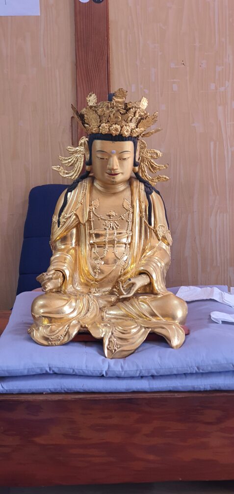 목조보살좌상