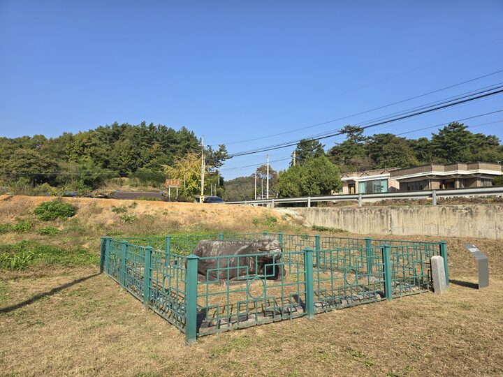 공주오룡리귀부