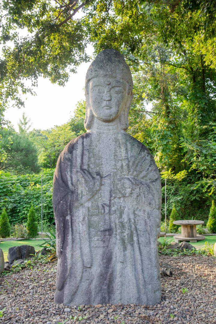 용화사 석조여래입상(사진)_정면 및 측후면 (촬영년도_2024년)