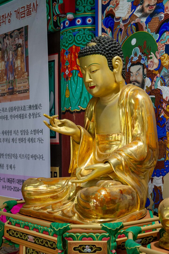 청양 정혜사 목조석가여래삼불좌상(사진)_약사여래불좌상 측면 (촬영년도_2024년)