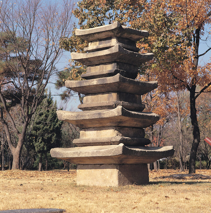 서울 홍제동 오층석탑