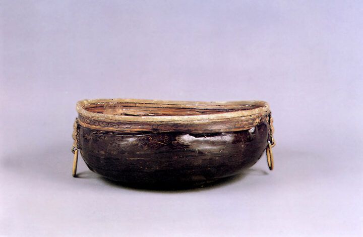 채화칠기(彩畵漆器)