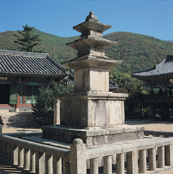 부산 범어사 삼층석탑