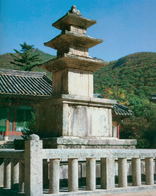 부산 범어사 삼층석탑