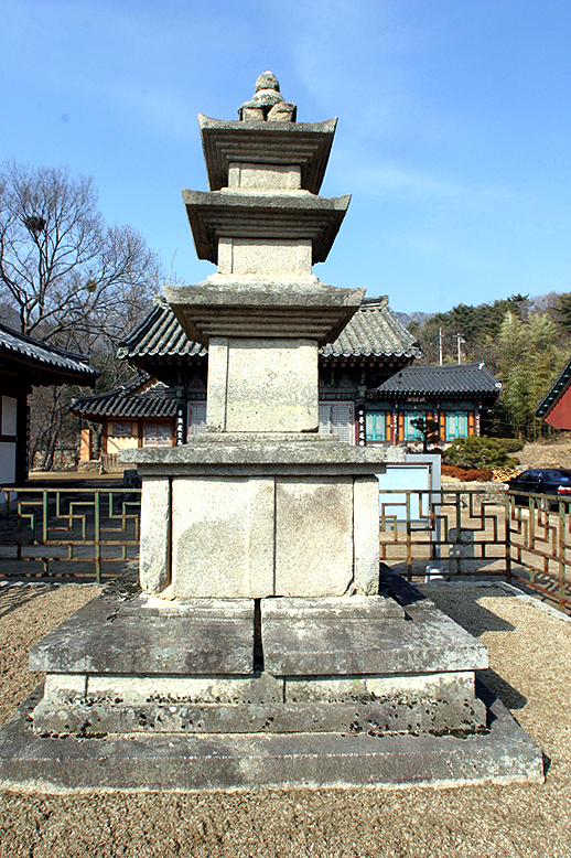 동화사비로암삼층석탑