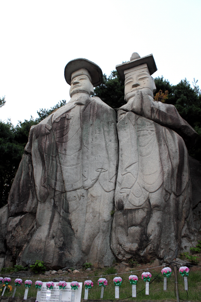 파주 용미리 마애이불입상