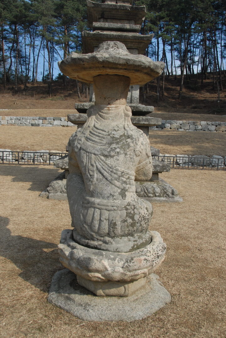 강릉 신복사지 석조보살좌상(촬영:문화재청)