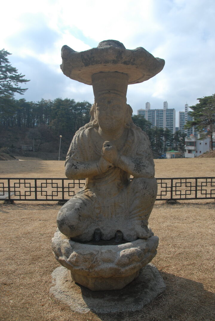 강릉 신복사지 석조보살좌상(촬영:문화재청)