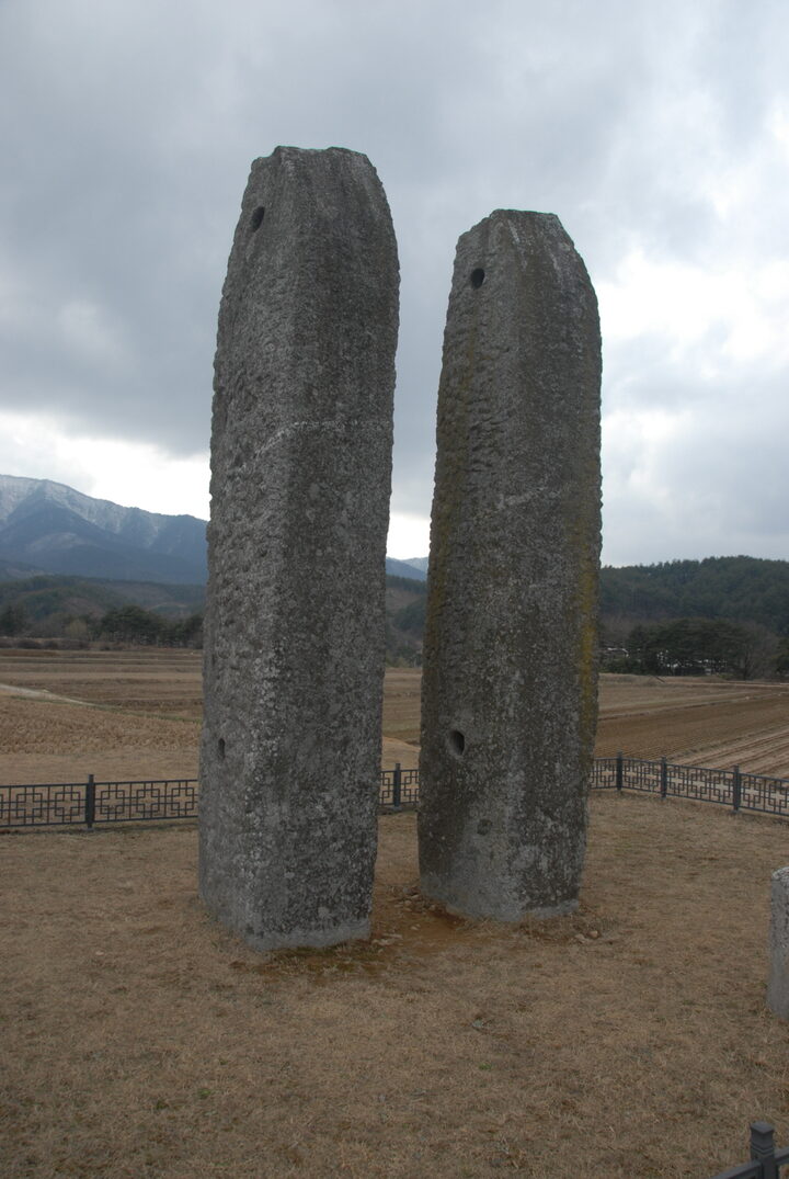강릉 굴산사지 당간지주(촬영:문화재청)