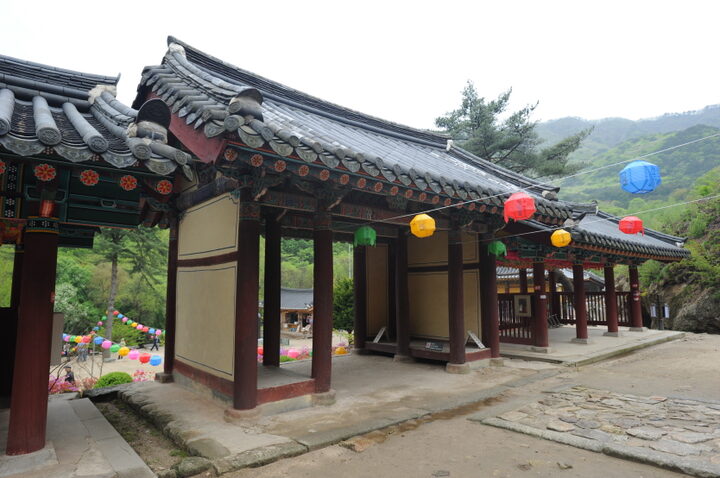 춘천 청평사 회전문 (촬영:문화재청)
