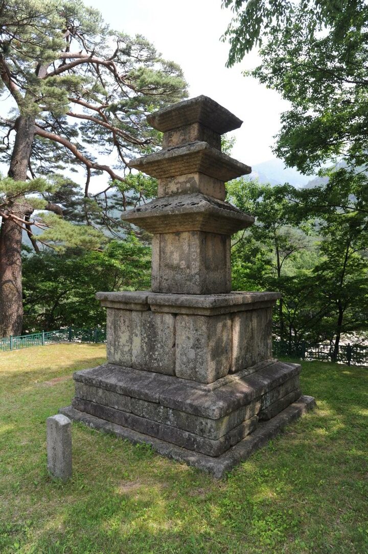 속초 향성사지 삼층석탑 (촬영:문화재청)