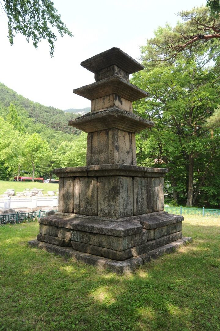 속초 향성사지 삼층석탑 (촬영:문화재청)