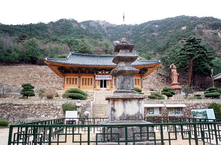 동해 삼화사 삼층석탑