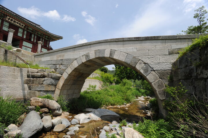 고성 건봉사 능파교 (촬영:문화재청)