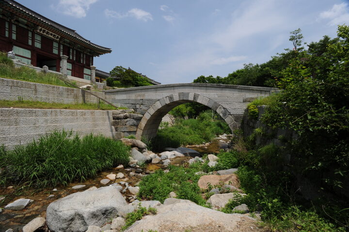 고성 건봉사 능파교 (촬영:문화재청)
