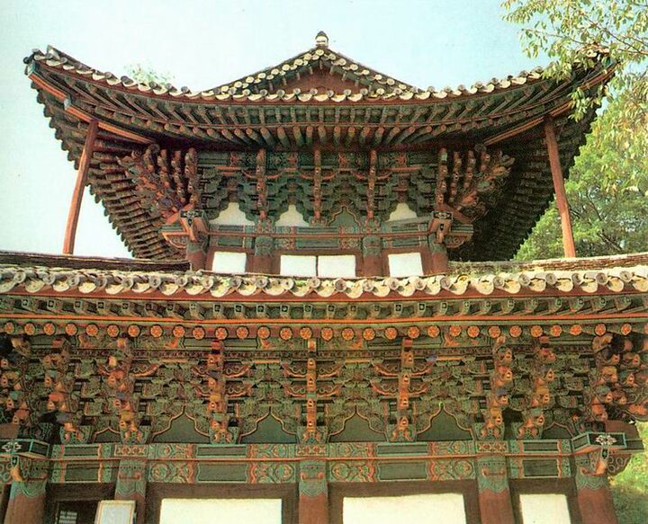 공주 마곡사 대웅보전 동측면