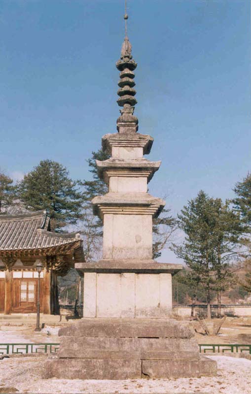 동탑