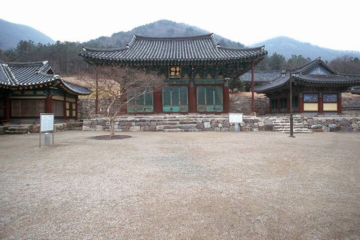 완주 위봉사 보광명전
