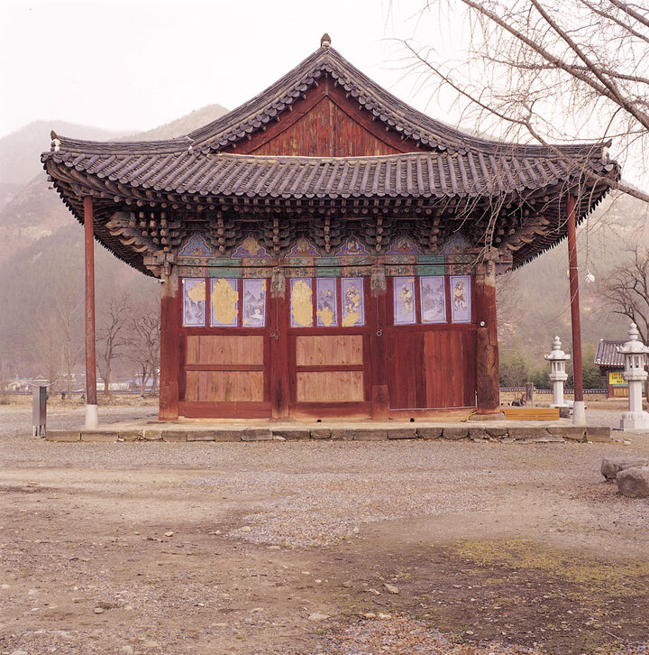 완주 송광사 대웅전 서측면