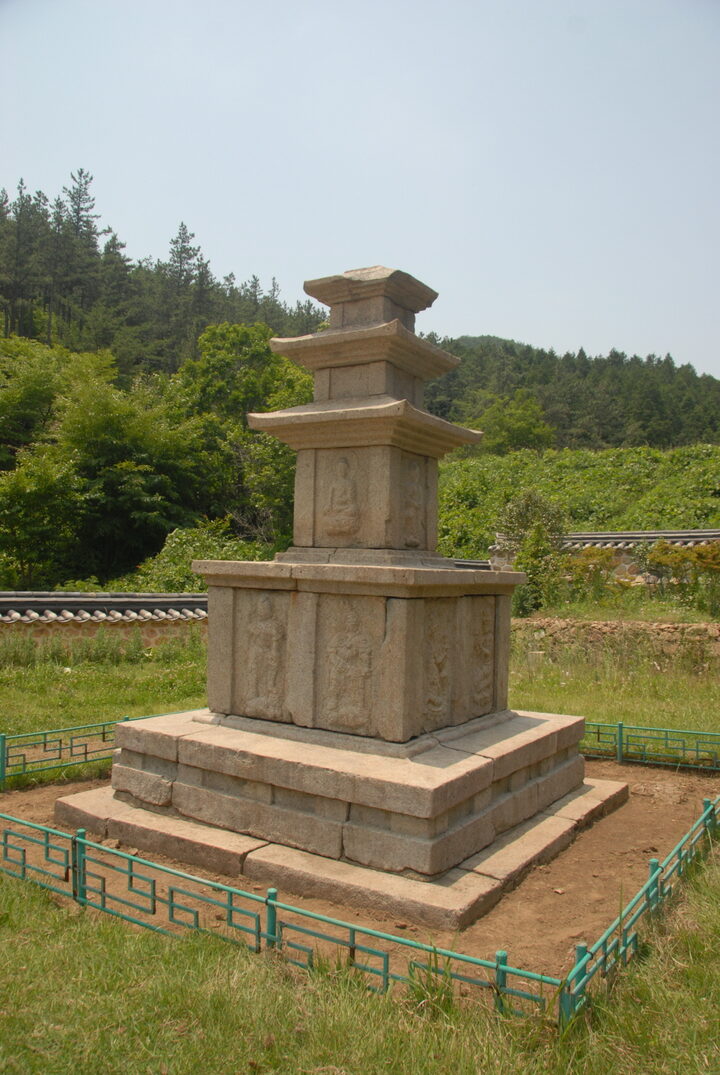 광양 중흥산성 삼층석탑 정면