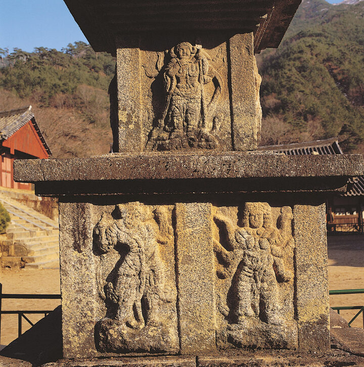 상층기단면석의팔부중상및1층탑신의 사천왕상(서면)