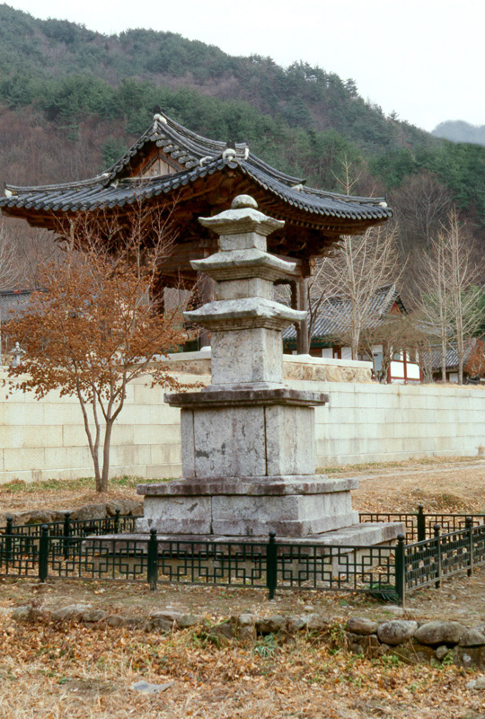 구례 연곡사 삼층석탑