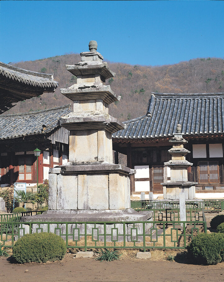 순천 선암사 동ㆍ서 삼층석탑