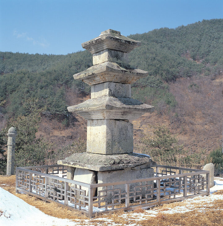 구례 논곡리삼층석탑