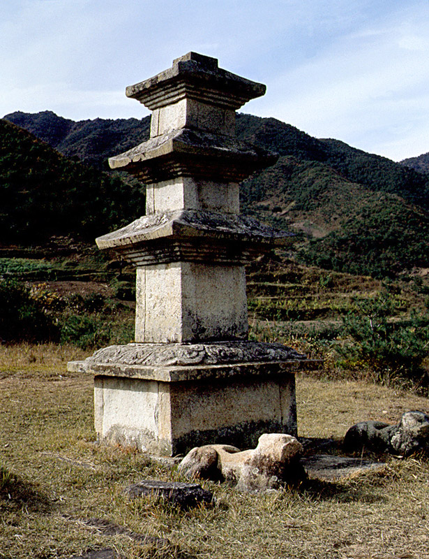 구례논곡리삼층석탑
